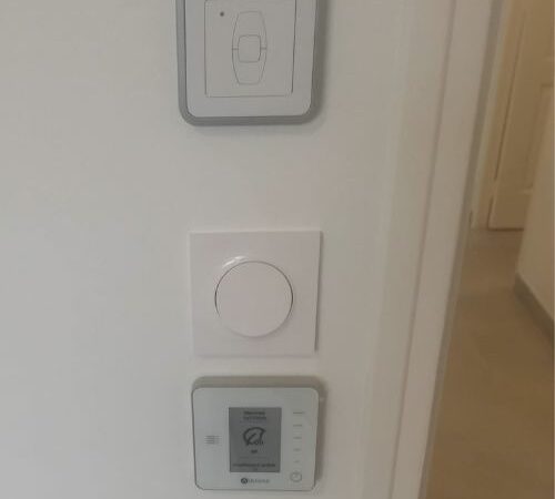 Commandes murales domotiques et interrupteurs